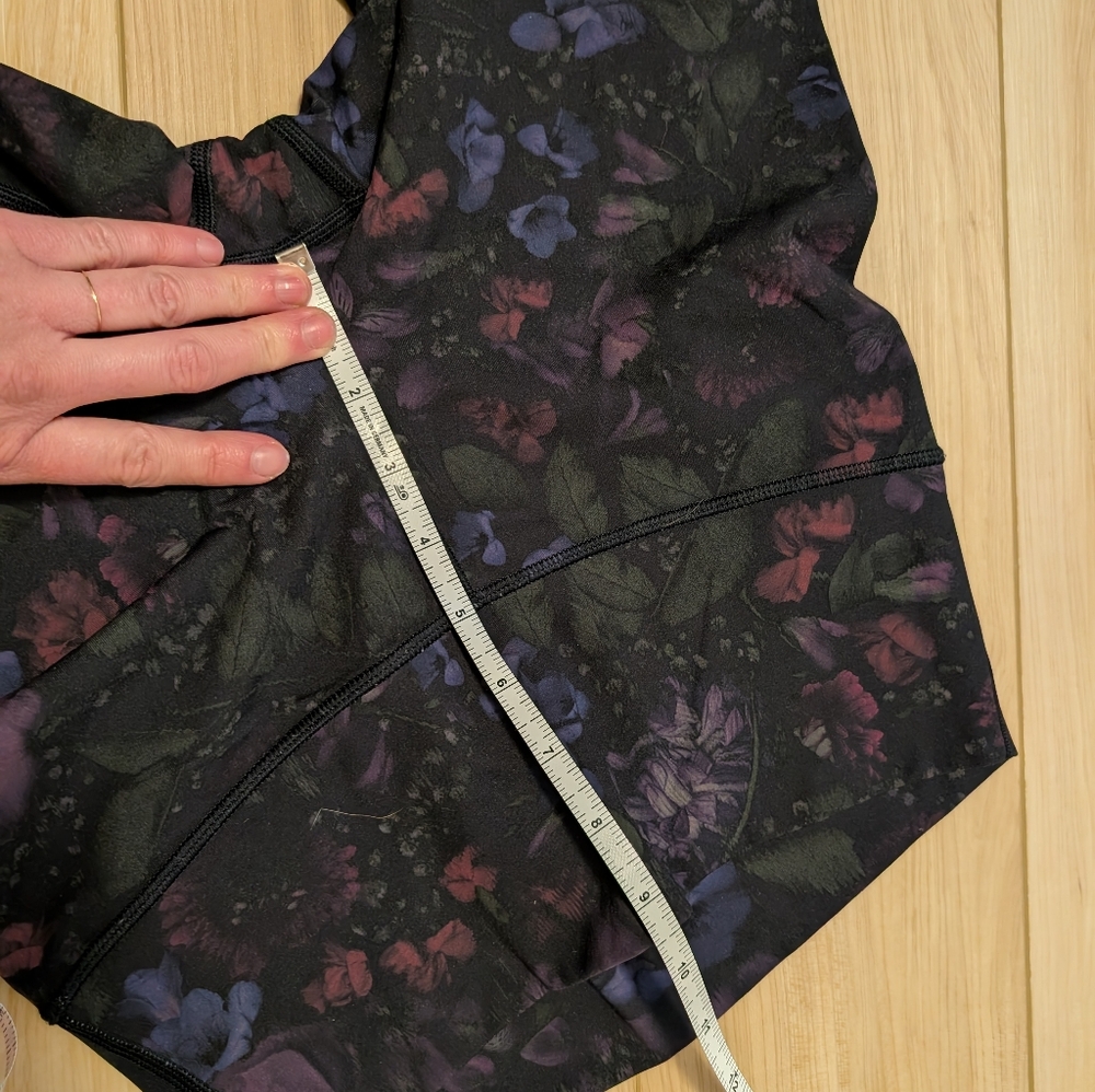 Lululemon floral leggings Wunder Under - Picture 7 of 8